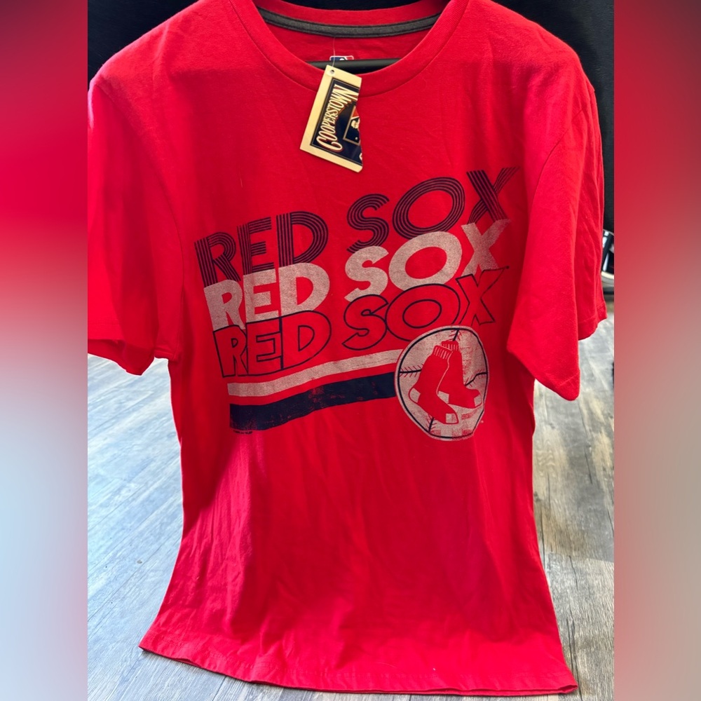 NWT Boston Redsox T-shirt size large